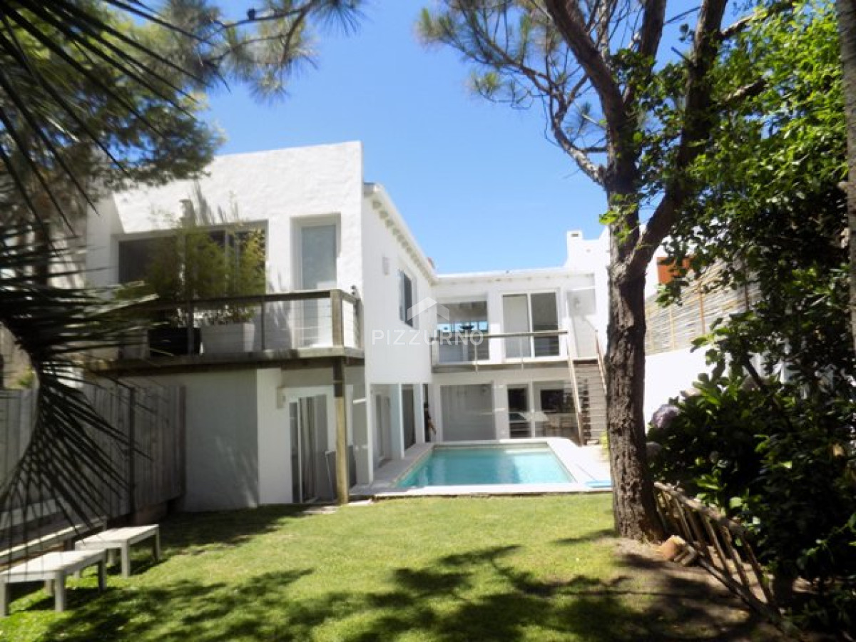 Casa Ref.246 - excelente vista al mar , con todas las comodidades .