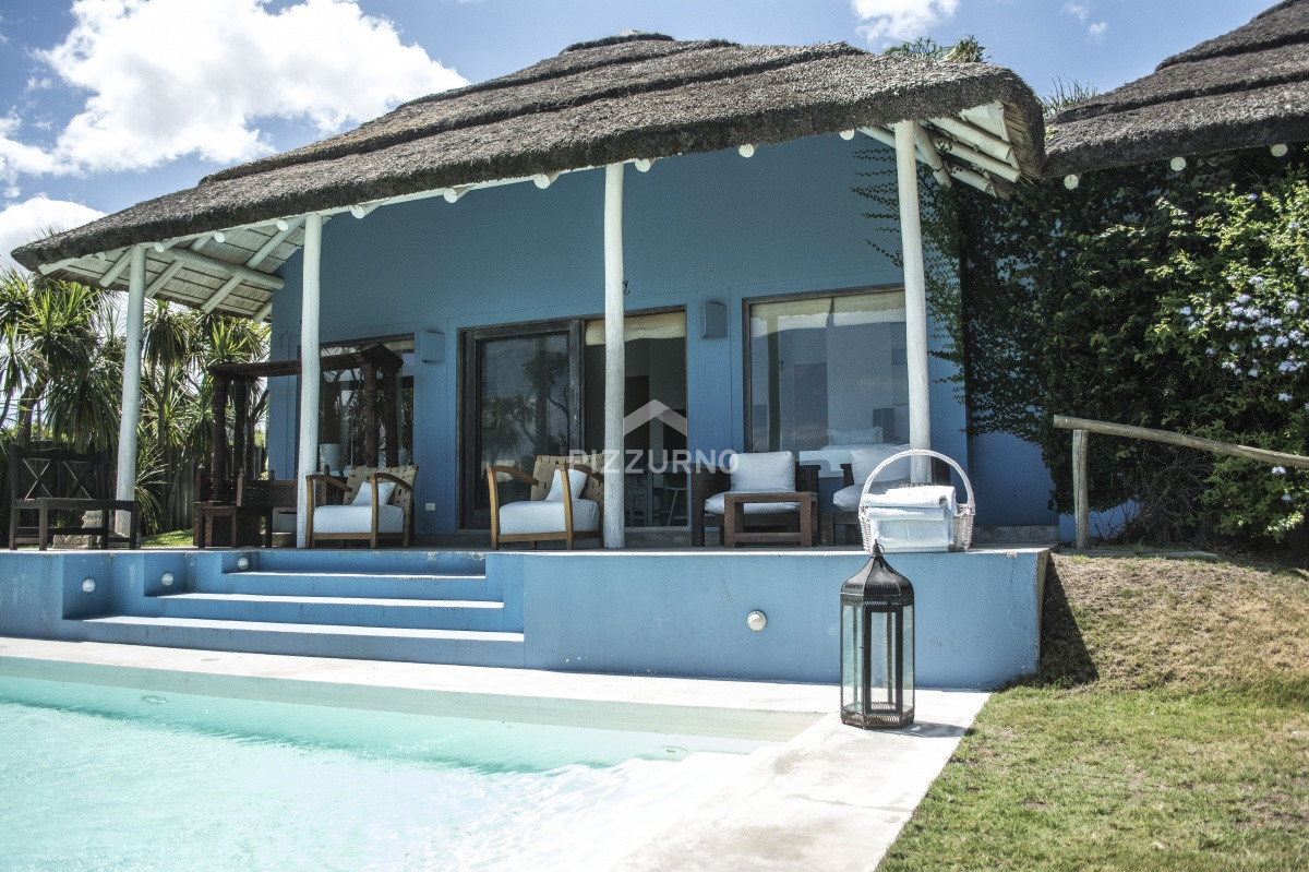 Casa Ref.236 - casa obre el chorro , excelentes vistas a la playa desde todos sus ambientes 