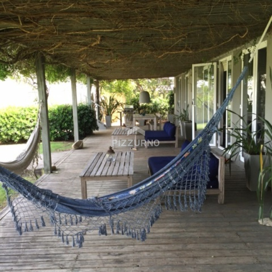 Casa Ref.156 - Casa en alquiler temporario - PUNTA DEL ESTE, PLAYA BRAVA