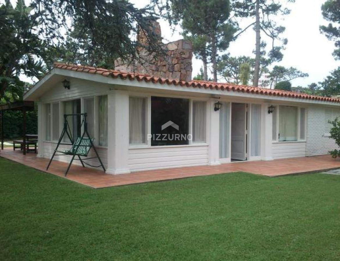 Casa Ref.151 - Casa en alquiler temporario - PUNTA DEL ESTE, PLAYA MANSA