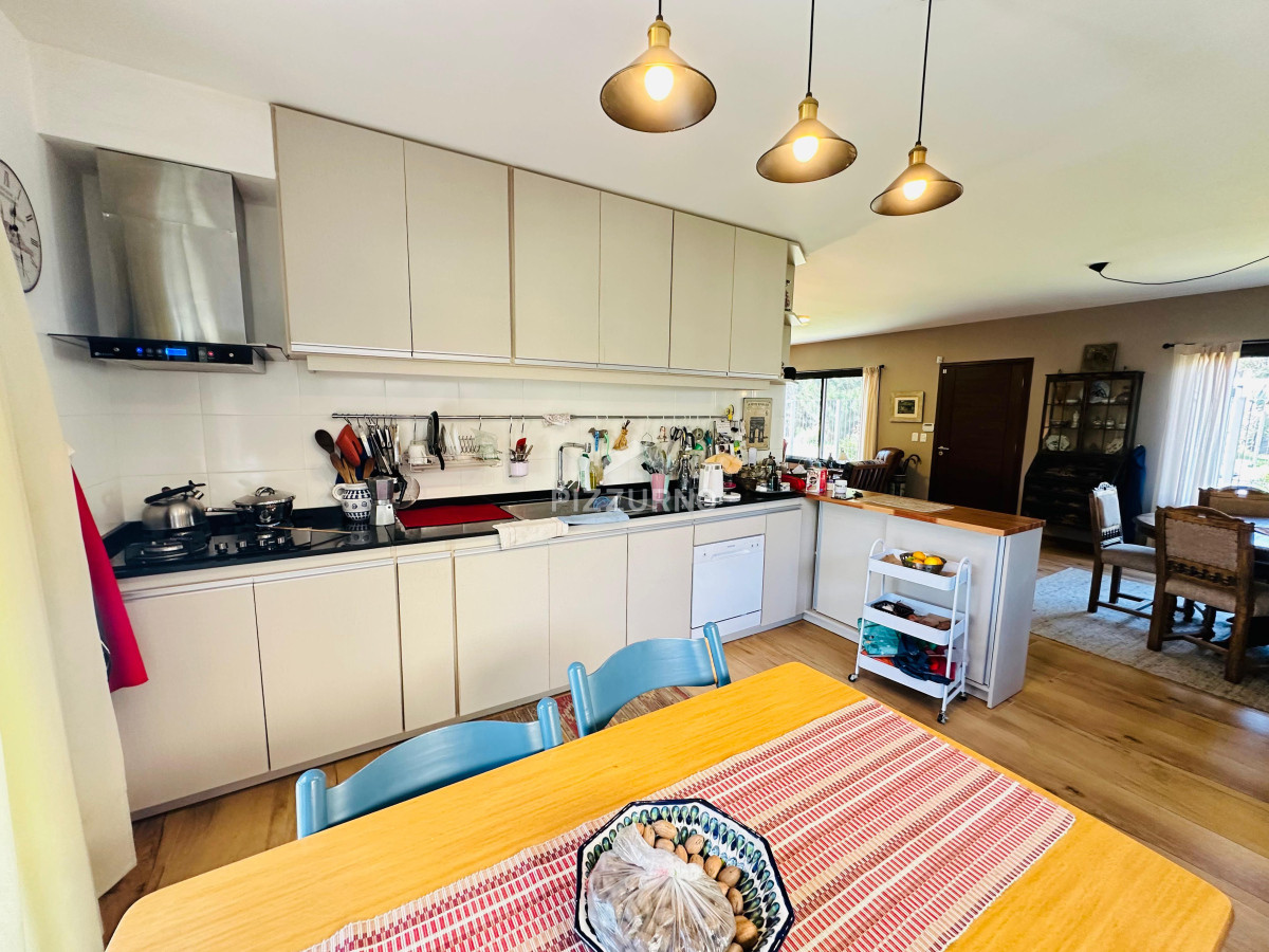 Casa Ref.1091 - Casa en venta en Burnett