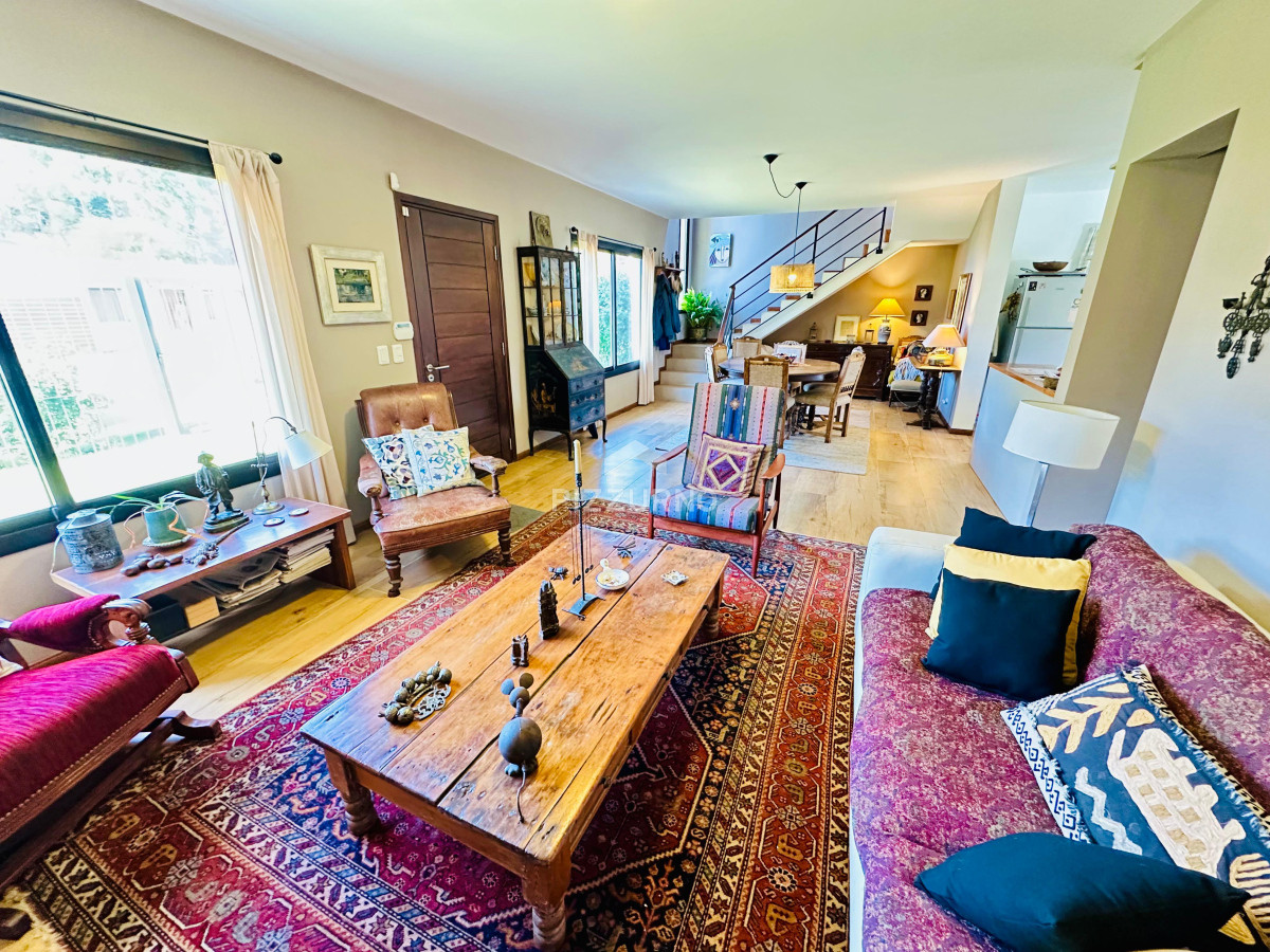 Casa Ref.1091 - Casa en venta en Burnett