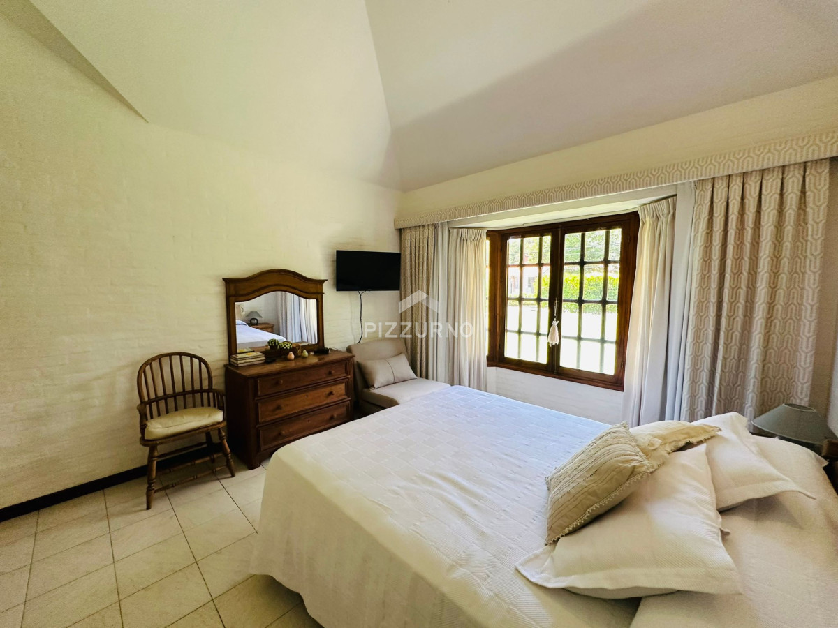 Casa Ref.934 - Hermosa casa en alquiler de 4 dormitorios en San Rafael