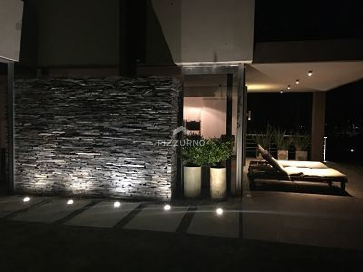 Casa Ref.673 - Alquiler  de Casa 5 DORMITORIOS en Rincón del Indio, Punta del Este.