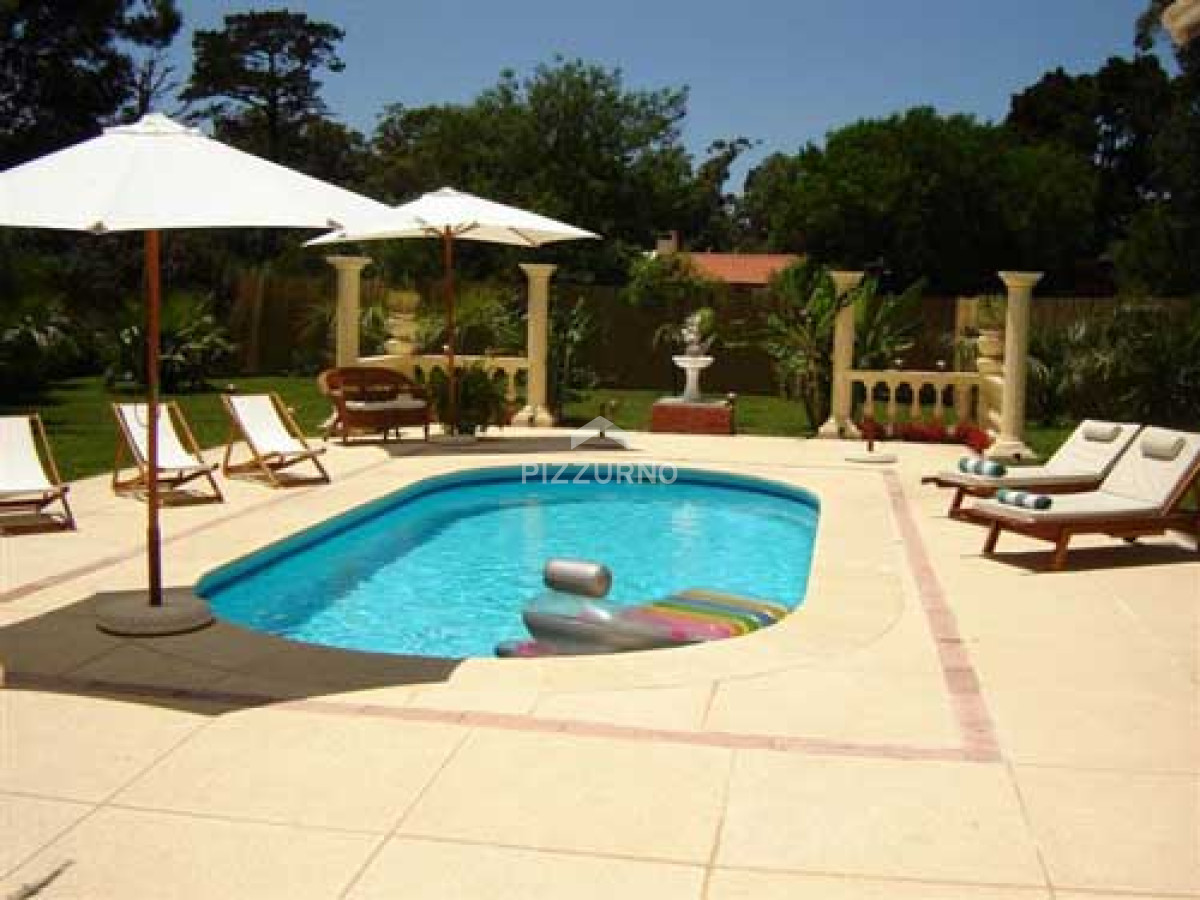 Casa Ref.166 - Alquiler temporario de Casa 5 DORMITORIOS en BEVERLY HILLS