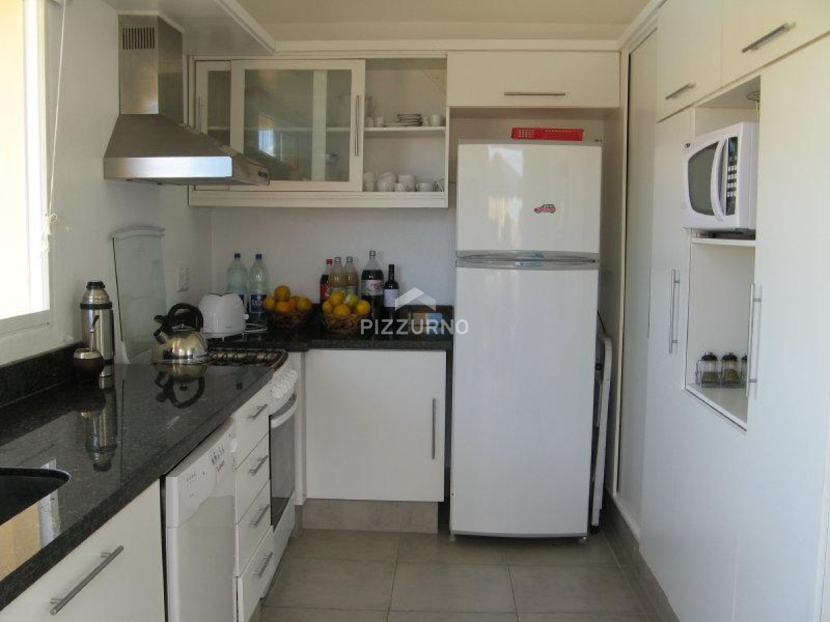 Casa Ref.220 - Casa en alquiler punta piedras con  excelente vista al mar 