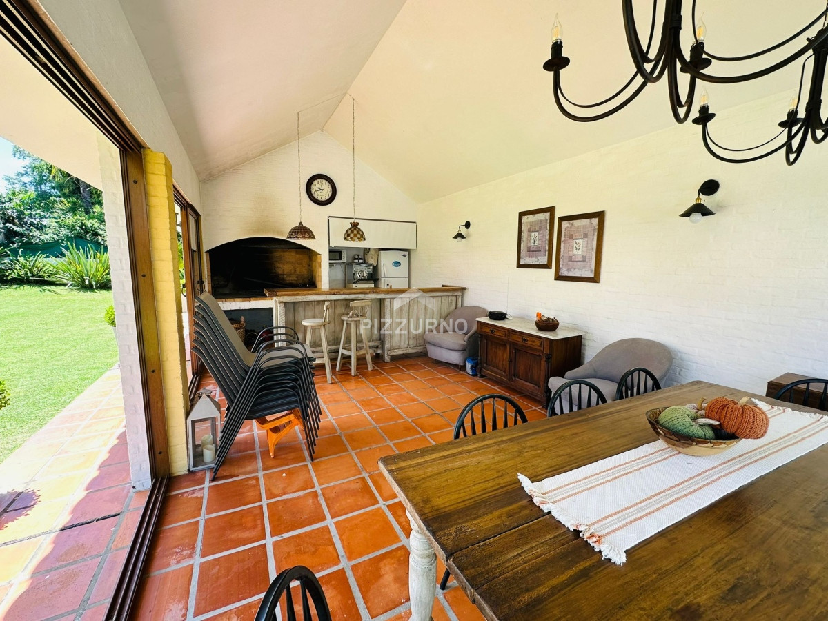 Casa Ref.934 - Hermosa casa en alquiler de 4 dormitorios en San Rafael
