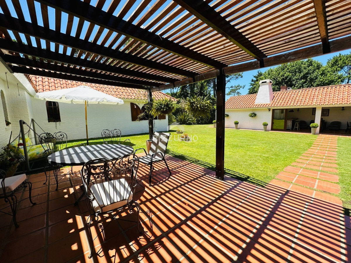 Casa Ref.934 - Hermosa casa en alquiler de 4 dormitorios en San Rafael