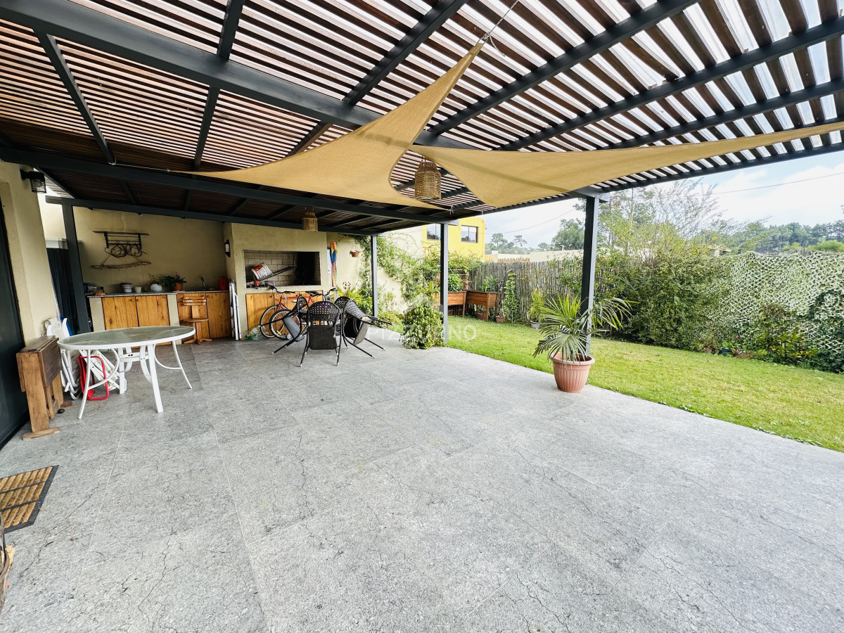 Casa Ref.1091 - Casa en venta en Burnett