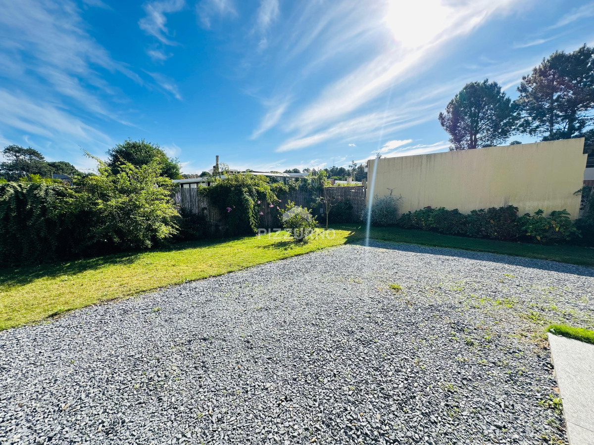 Casa Ref.1091 - Casa en venta en Burnett