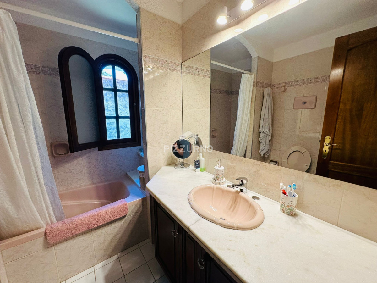 Casa Ref.934 - Hermosa casa en alquiler de 4 dormitorios en San Rafael