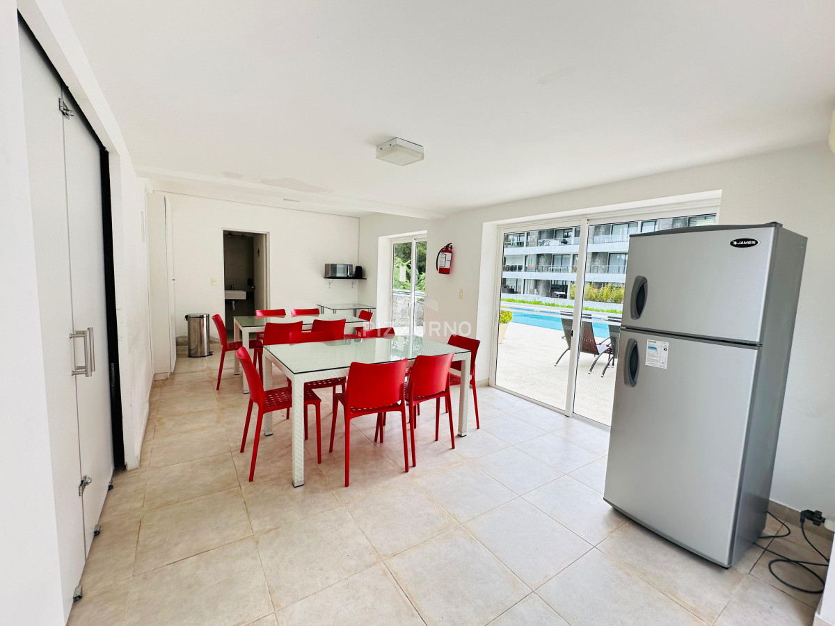 Apartamento Ref.1016 - Apartamento en alquiler con parrillero propio