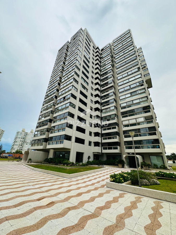 Apartamento Ref.914 - Apartamento de 3 dormitorios en alquiler, playa Brava