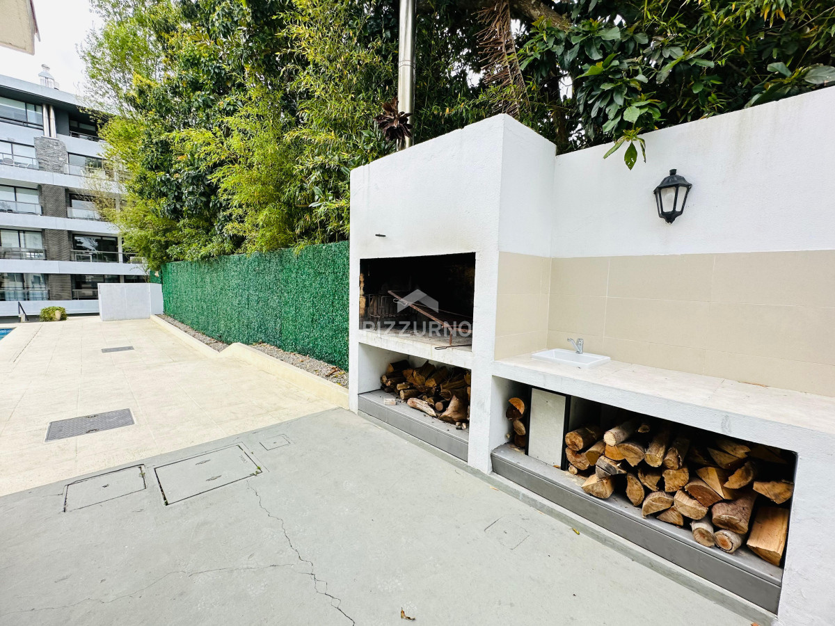 Apartamento Ref.1016 - Apartamento en alquiler con parrillero propio