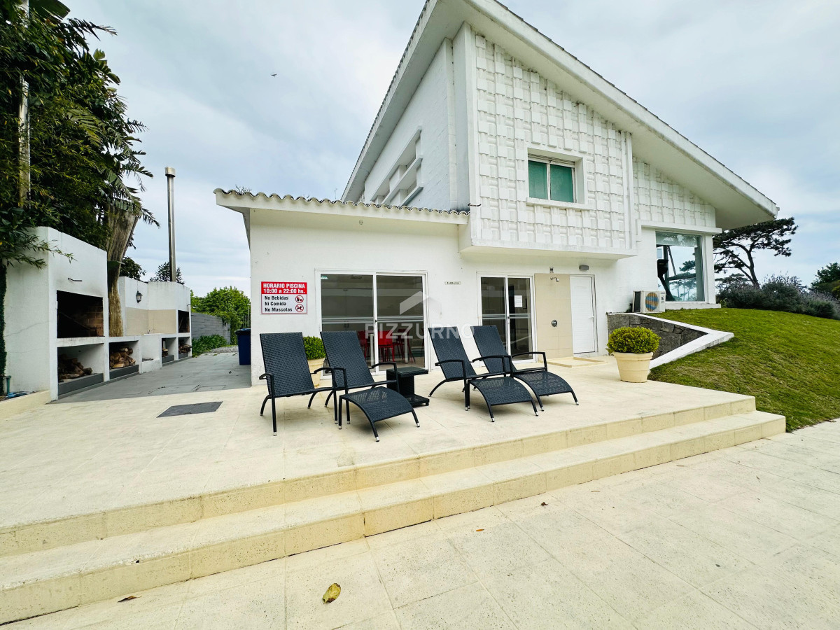 Apartamento Ref.1016 - Apartamento en alquiler con parrillero propio