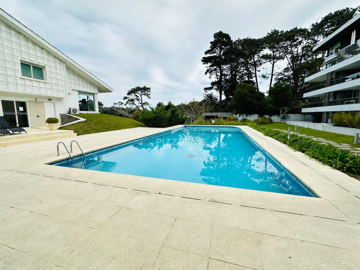 Apartamento Ref.1016 - Apartamento en alquiler con parrillero propio
