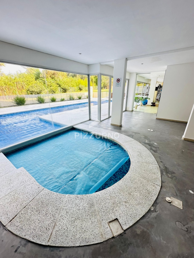 Apartamento Ref.986 - Apartamento en venta 2 dormitorios, Altos del Golf, Playa Brava!