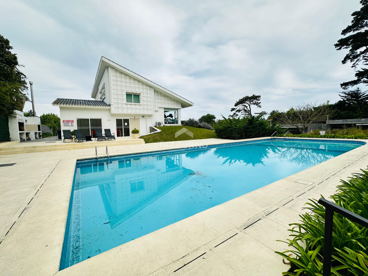 Apartamento Ref.1016 - Apartamento en alquiler con parrillero propio