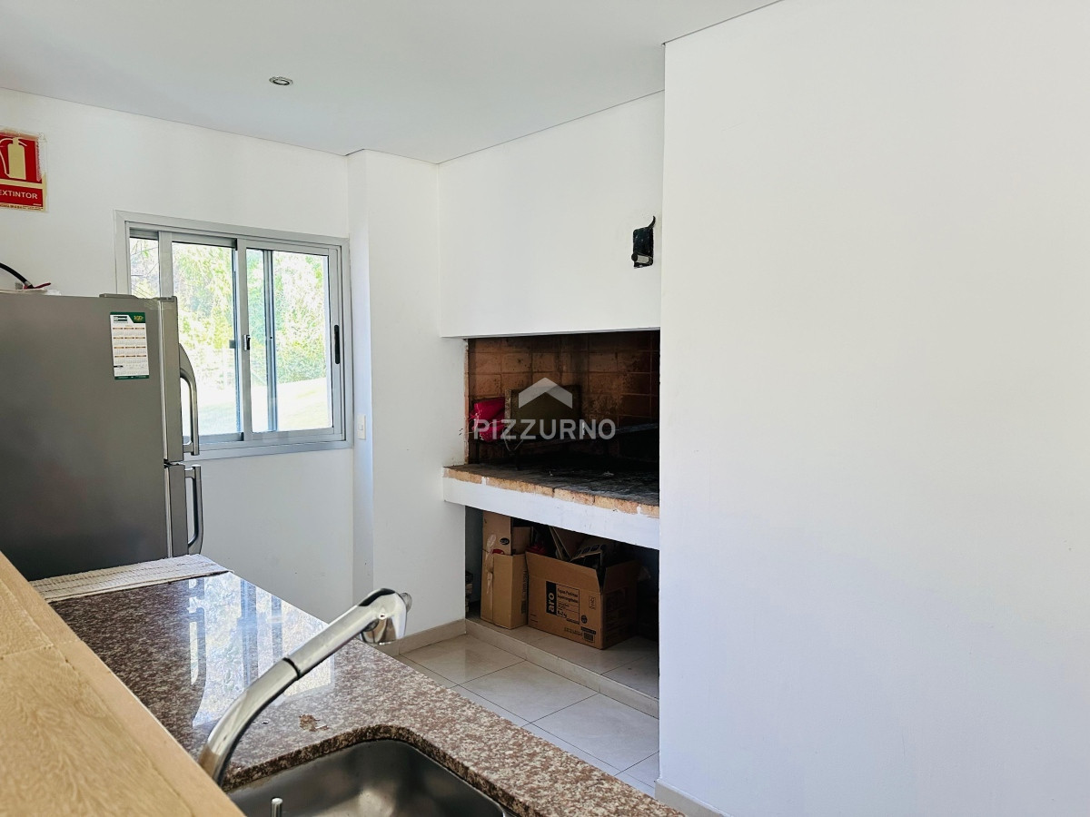Apartamento Ref.986 - Apartamento en venta 2 dormitorios, Altos del Golf, Playa Brava!