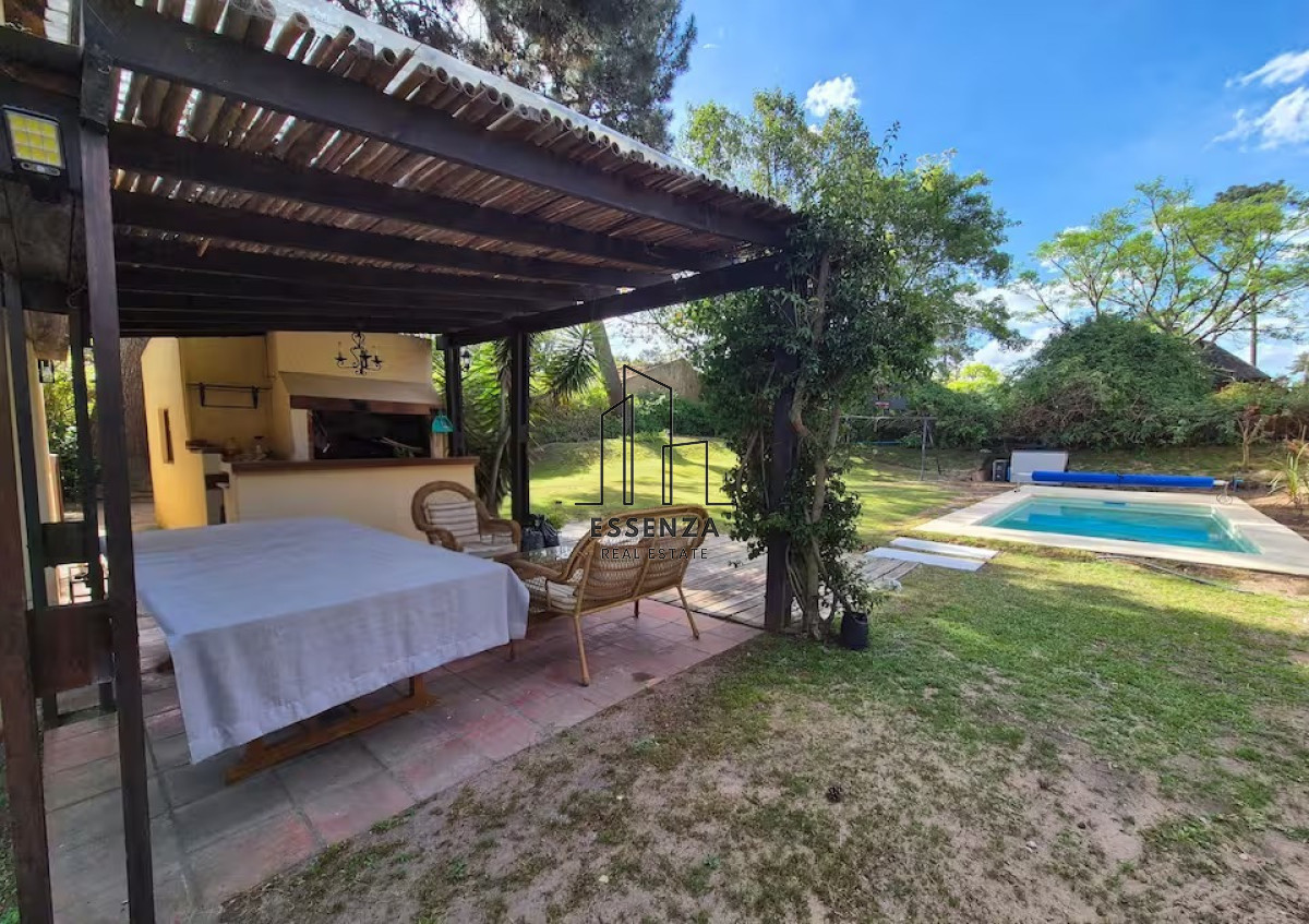 Casa ID.2 - Casa 3 dormitorios con piscina y barbacoa cercana al mar en Pinares 