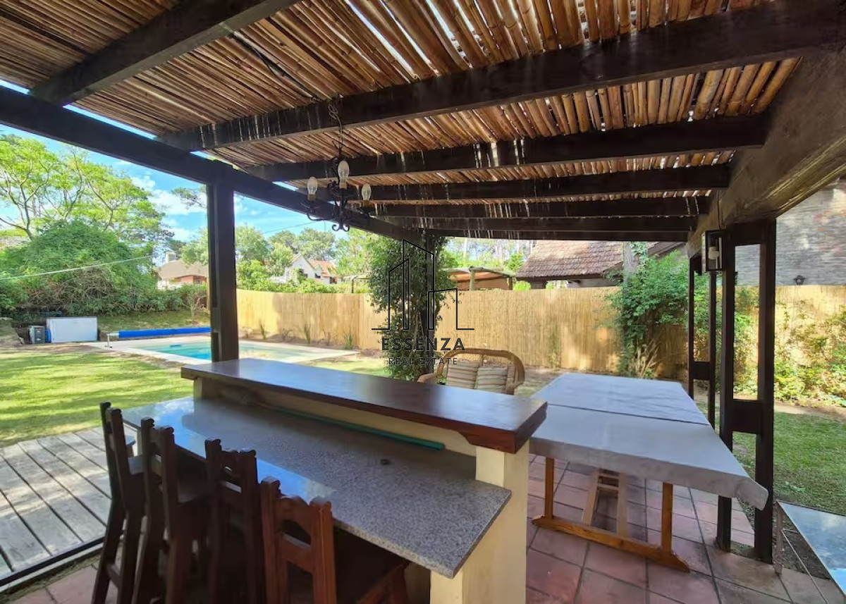 Casa ID.2 - Casa 3 dormitorios con piscina y barbacoa cercana al mar en Pinares 