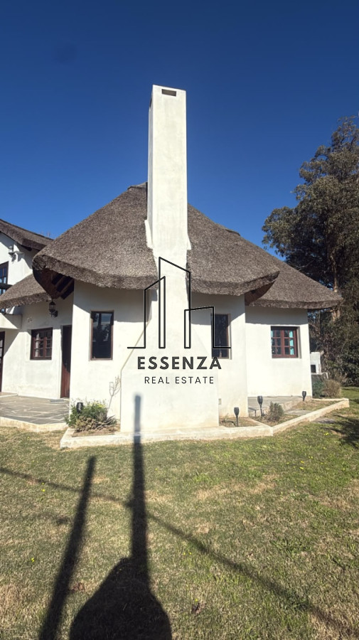 Casa ID.6 - Casa de 3 dormitorios + apartamento al fondo sobre la laguna  Punta del Este 