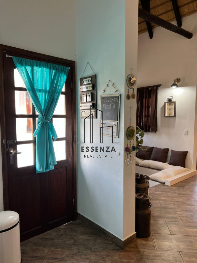 Casa ID.6 - Casa de 3 dormitorios + apartamento al fondo sobre la laguna  Punta del Este 