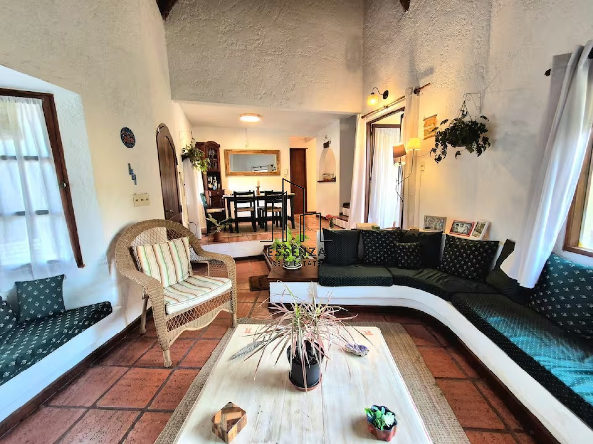 Casa ID.2 - Casa 3 dormitorios con piscina y barbacoa cercana al mar en Pinares 