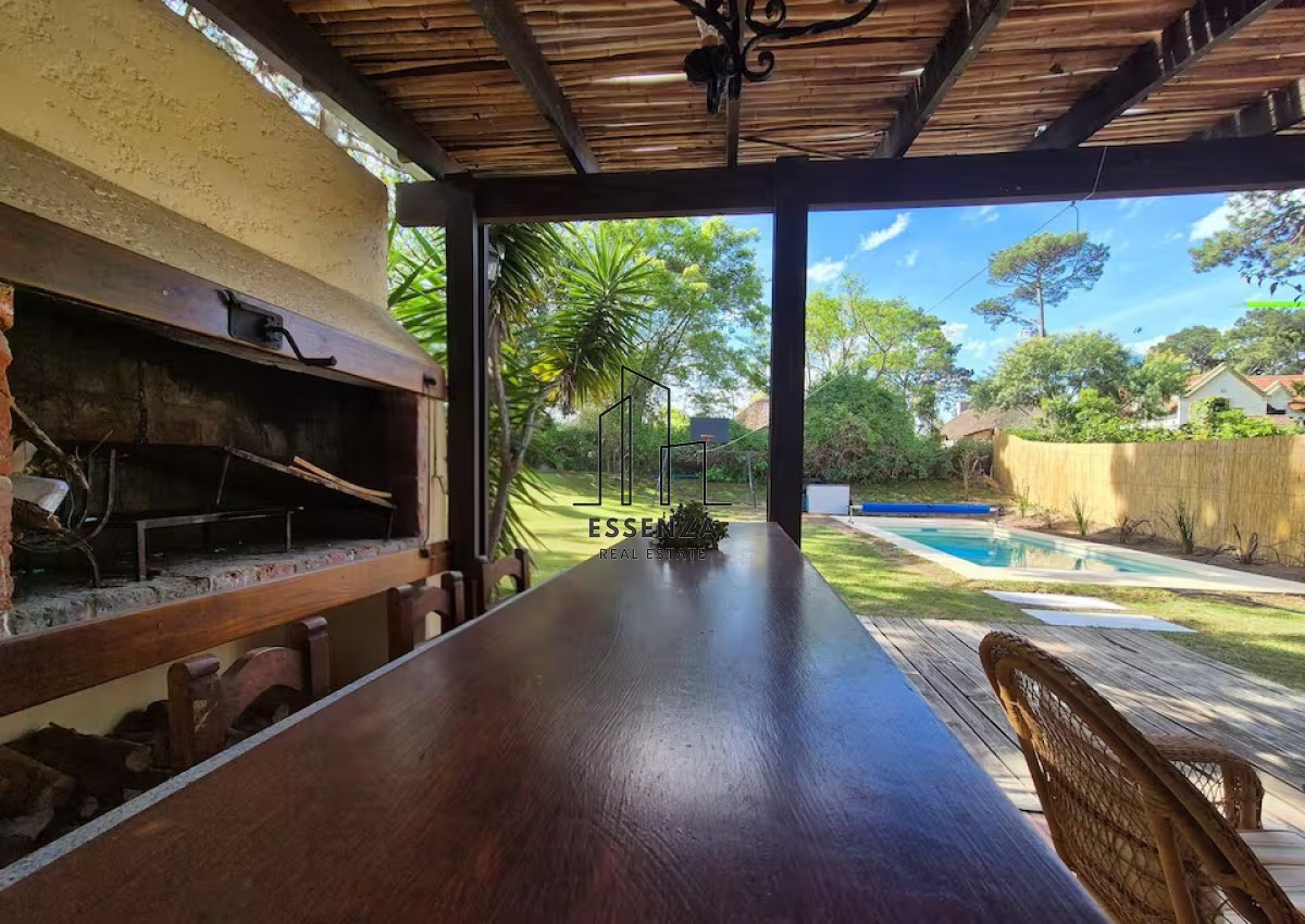 Casa ID.2 - Casa 3 dormitorios con piscina y barbacoa cercana al mar en Pinares 