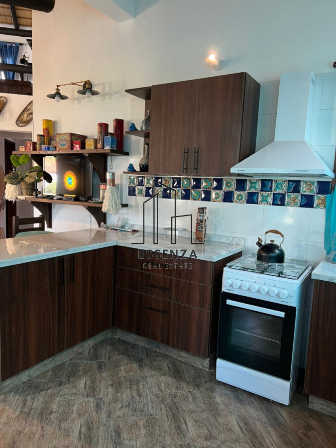 Casa ID.6 - Casa de 3 dormitorios + apartamento al fondo sobre la laguna  Punta del Este 