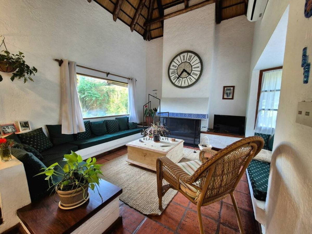 Casa ID.2 - Casa 3 dormitorios con piscina y barbacoa cercana al mar en Pinares 
