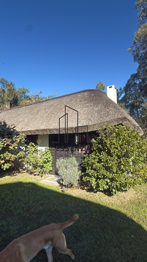 Casa ID.6 - Casa de 3 dormitorios + apartamento al fondo sobre la laguna  Punta del Este 