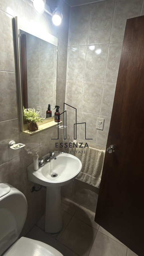 Casa ID.6 - Casa de 3 dormitorios + apartamento al fondo sobre la laguna  Punta del Este 