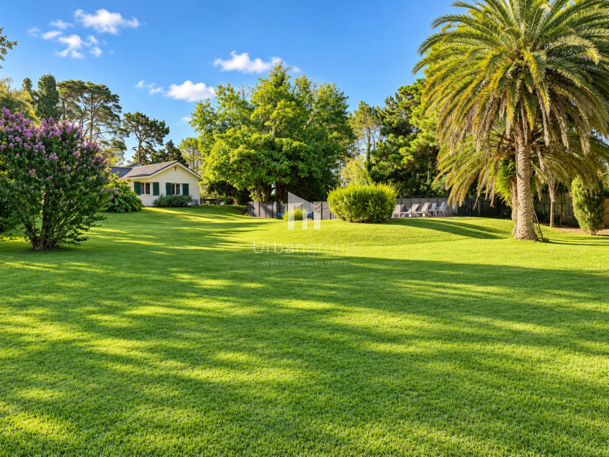 Hermosa casa jardín en Barrio Golf - Punta del Este. 4