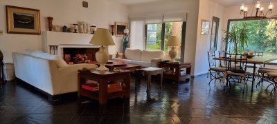 Casa en venta de 5 dormitorios en suite, Rincón del Indio Punta del Este.