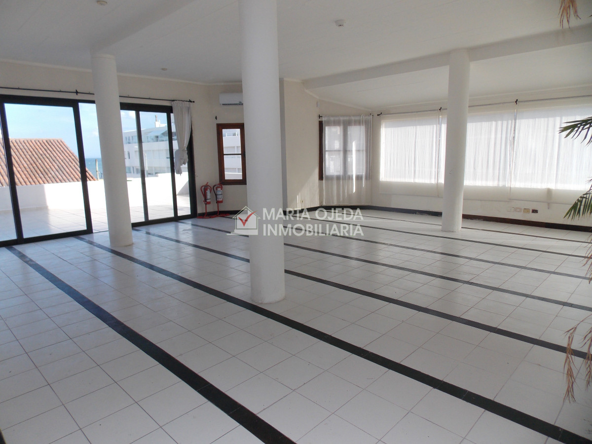 Local Comercial ID.41067 - IMPORTANTE LOCAL EN PENINSULA