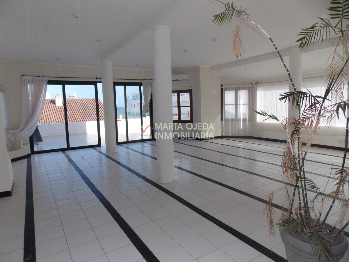 Local Comercial ID.41067 - IMPORTANTE LOCAL EN PENINSULA