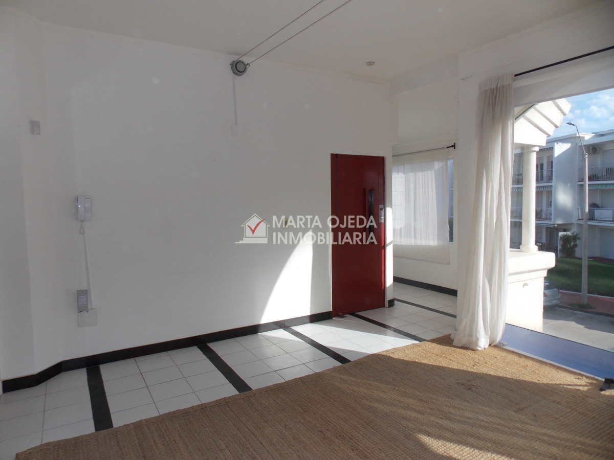 Local Comercial ID.41067 - IMPORTANTE LOCAL EN PENINSULA