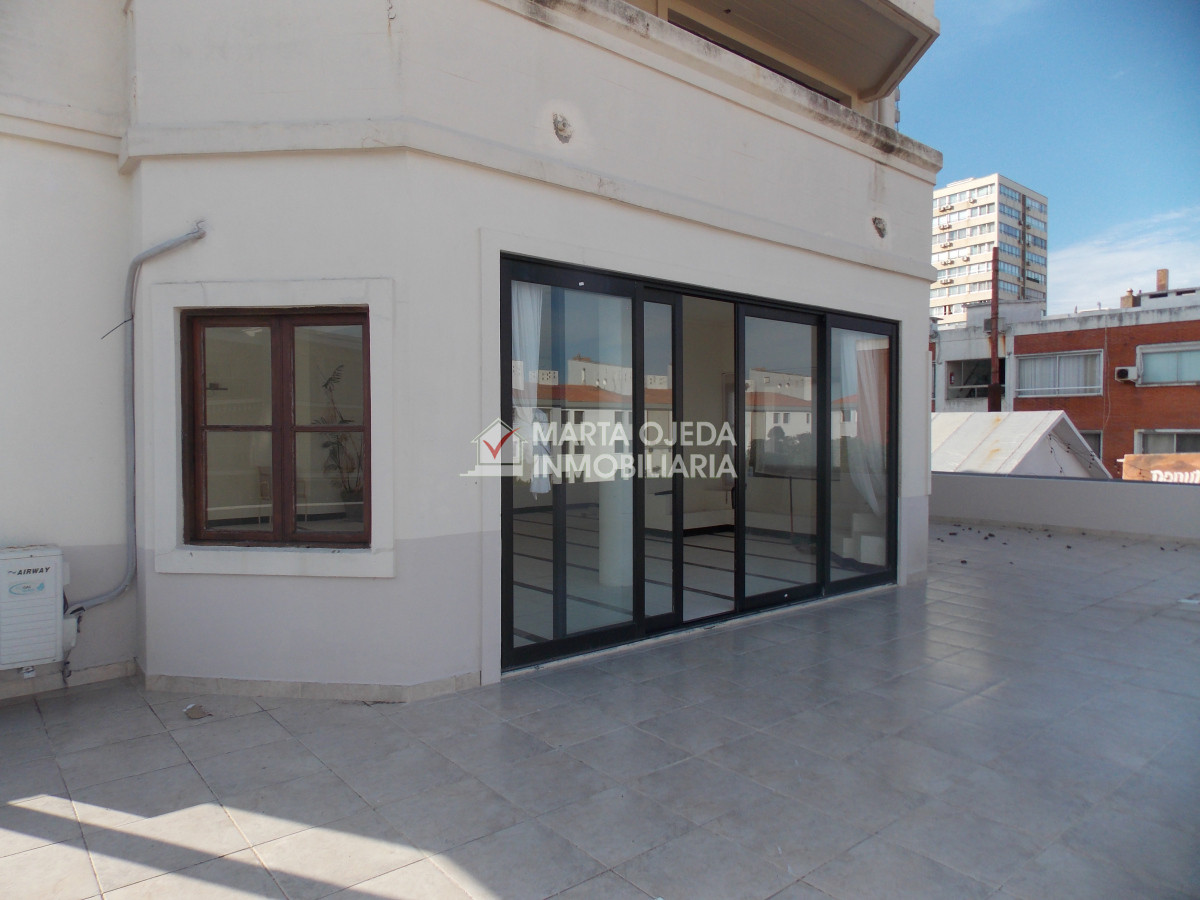 Local Comercial ID.41067 - IMPORTANTE LOCAL EN PENINSULA