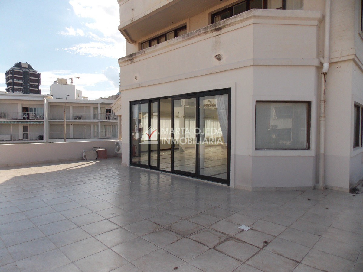 Local Comercial ID.41067 - IMPORTANTE LOCAL EN PENINSULA