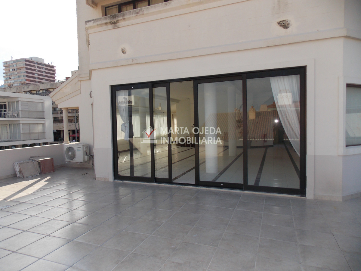 Local Comercial ID.41067 - IMPORTANTE LOCAL EN PENINSULA