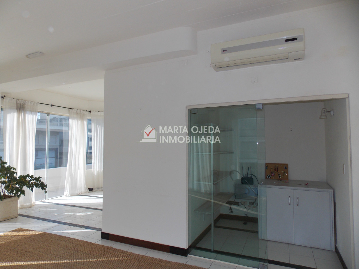 Local Comercial ID.41067 - IMPORTANTE LOCAL EN PENINSULA