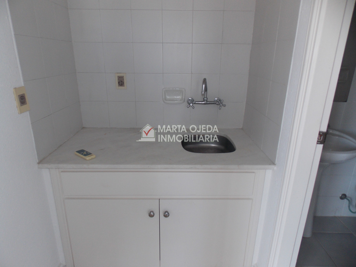 Local Comercial ID.41066 - LOCAL IDEAL PARA CONSULTORIO U OFICINA