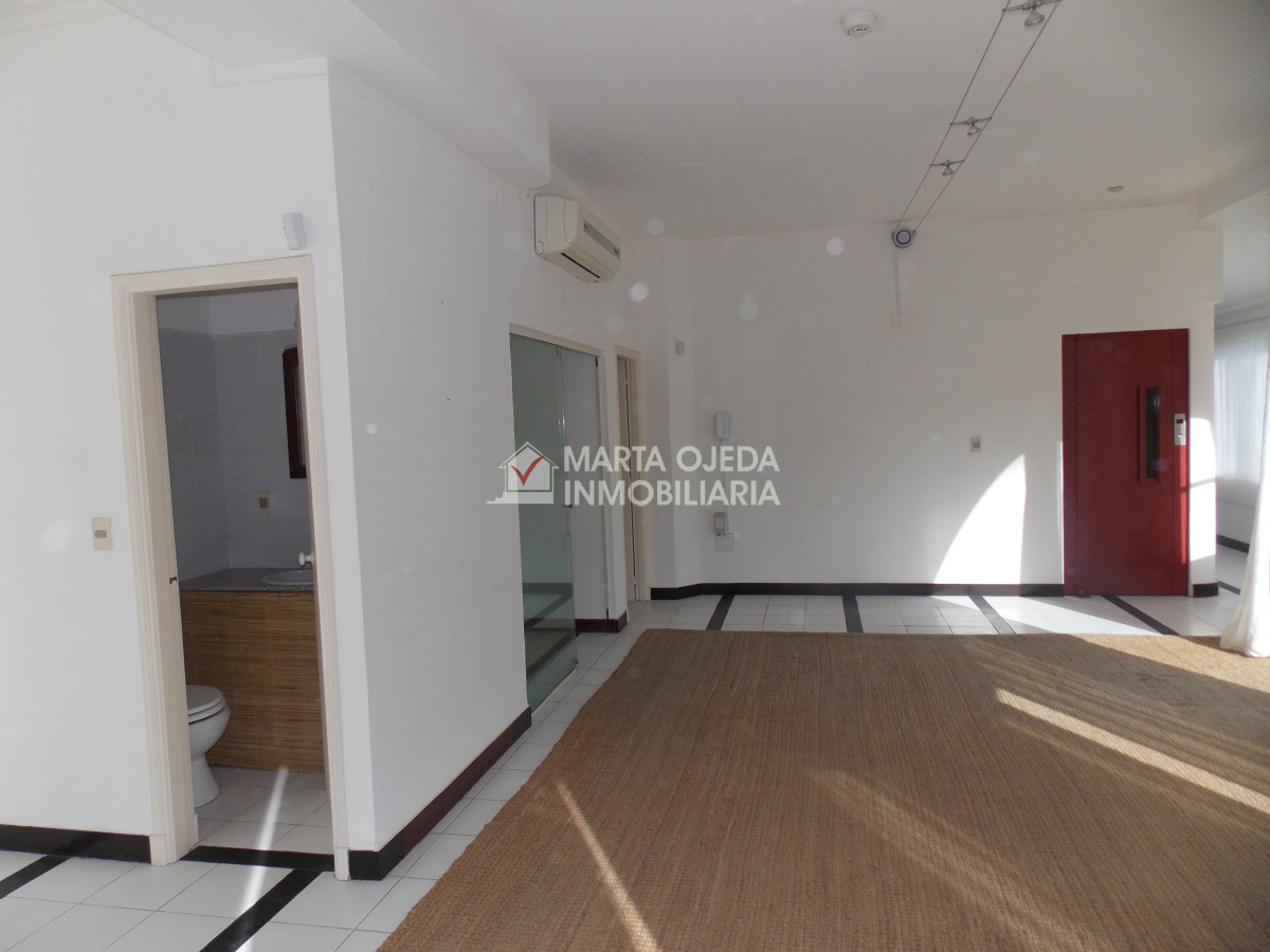 Local Comercial ID.41067 - IMPORTANTE LOCAL EN PENINSULA