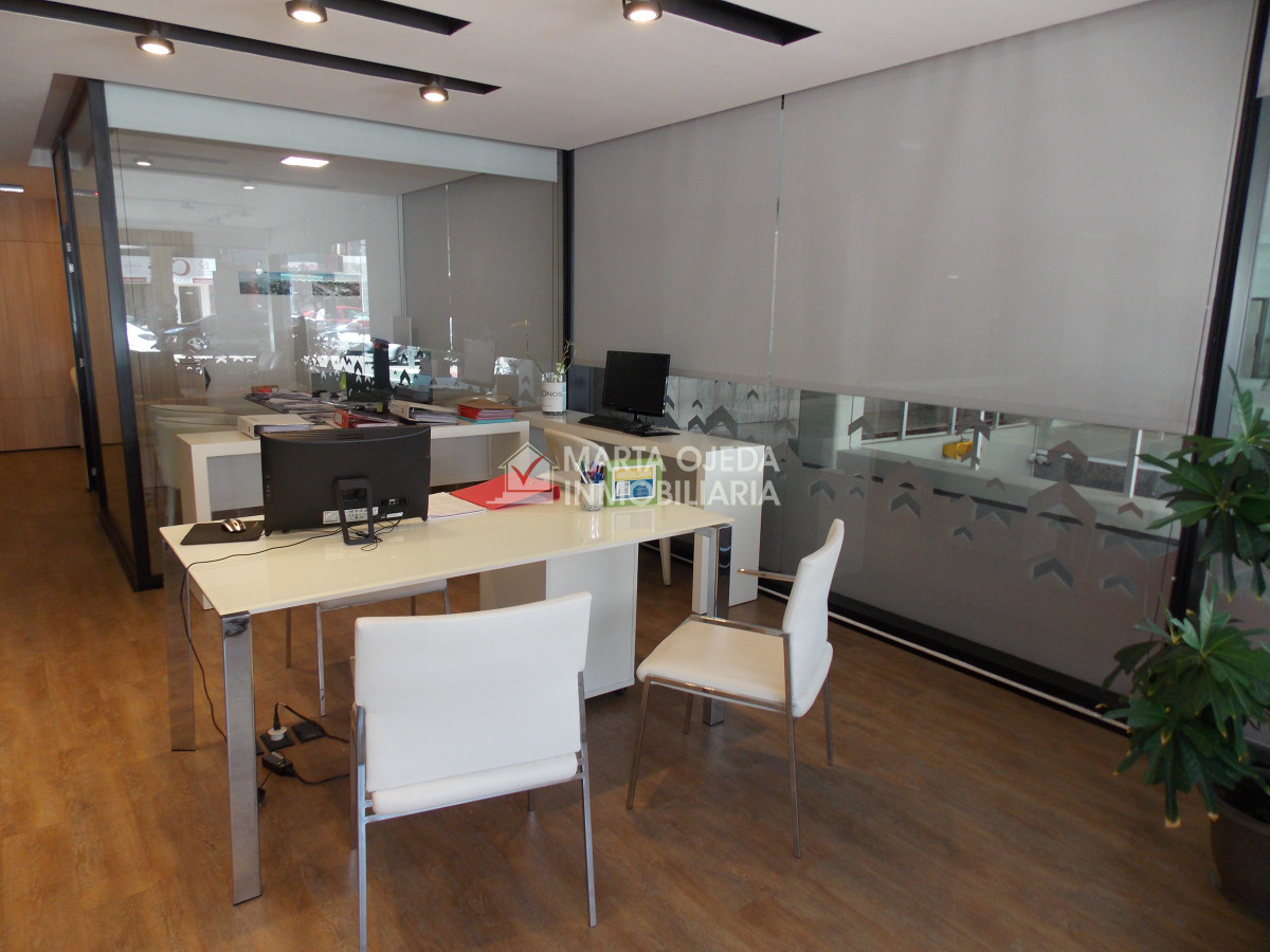 Local Comercial ID.41062 - Gran local comercial ubicado en zona estratégica en la PENÍNSULA de PUNTA del ESTE.