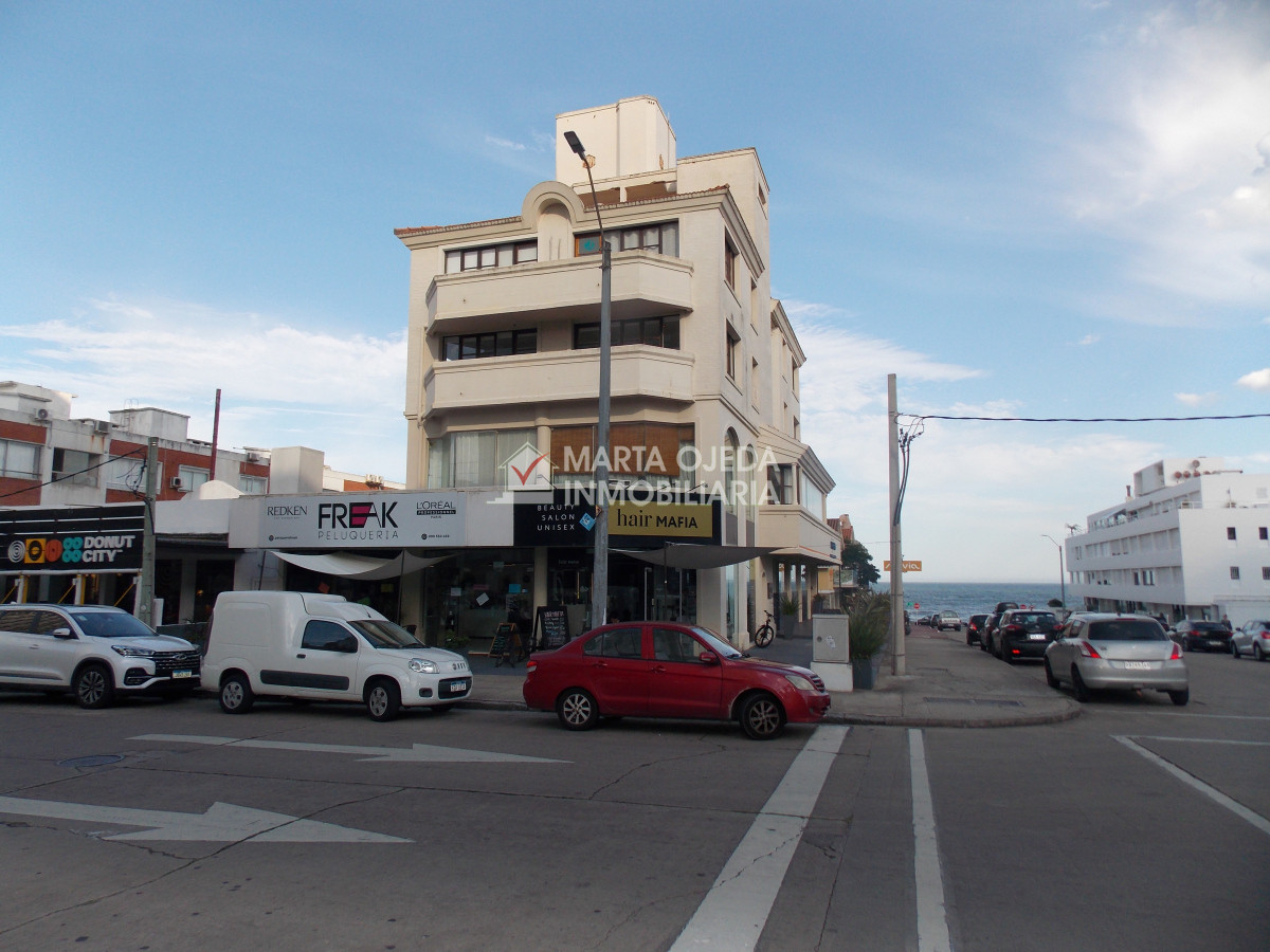 Local Comercial ID.41067 - IMPORTANTE LOCAL EN PENINSULA