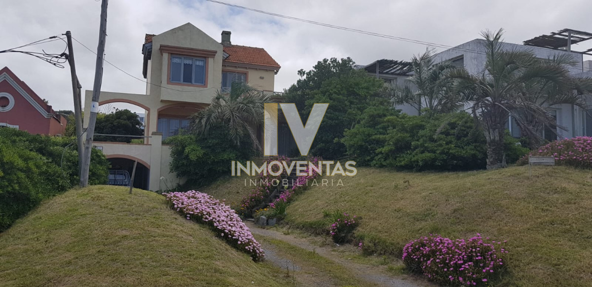 Casa en primera línea en Manantiales - IEV2141C