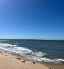 APARTAMENTO FRENTE AL MAR CON EXCEPCIONAL VISTA