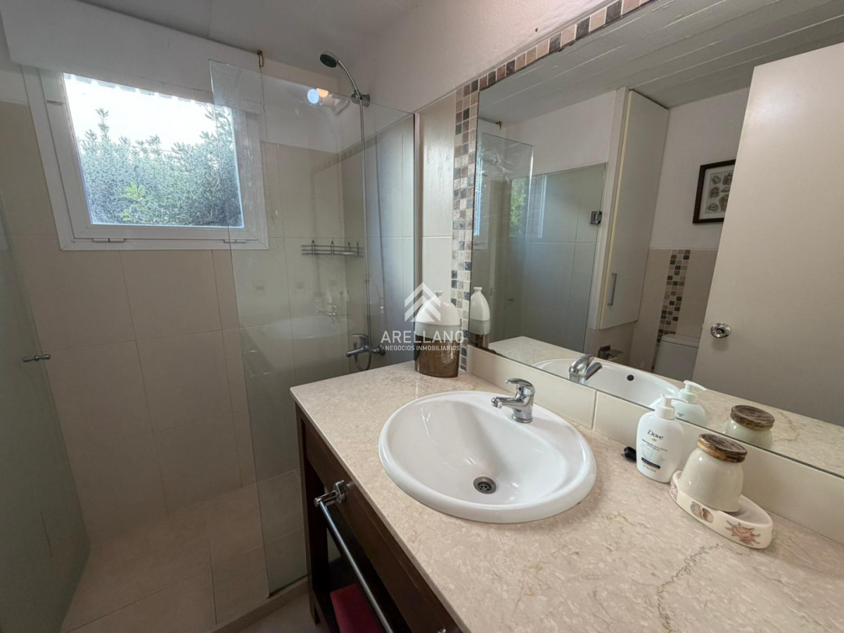 Apartamento ID.6113 - Venta Apartamento 1 dormitorio en Rincón del Indio, a 1 cuadra del mar