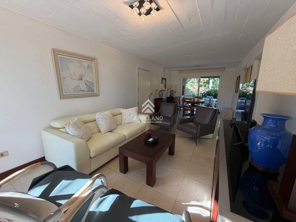 Apartamento ID.6113 - Venta Apartamento 1 dormitorio en Rincón del Indio, a 1 cuadra del mar
